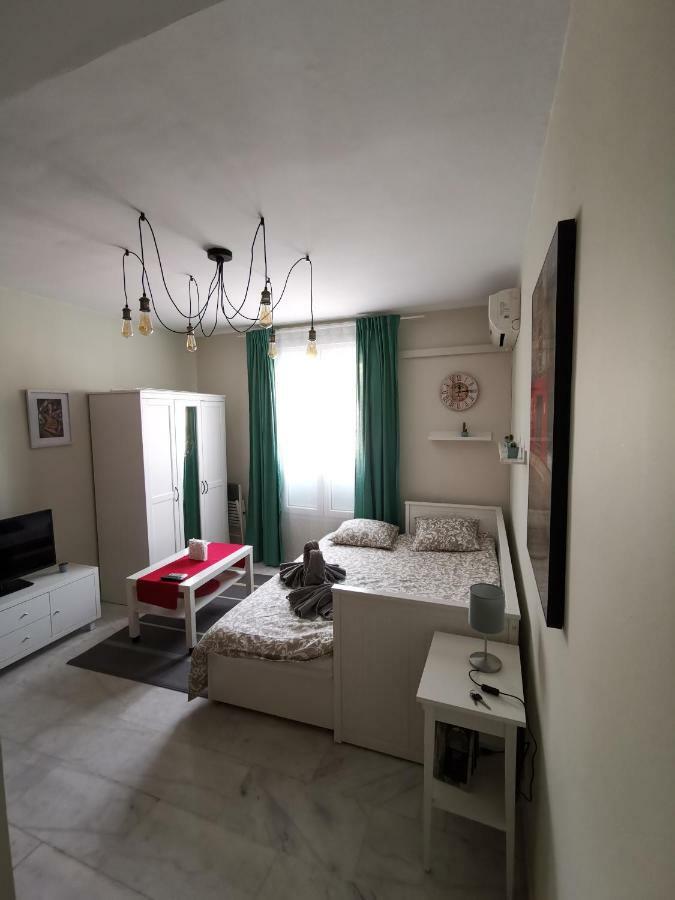 **** Genuar Apartments Malaga Center Exterior photo